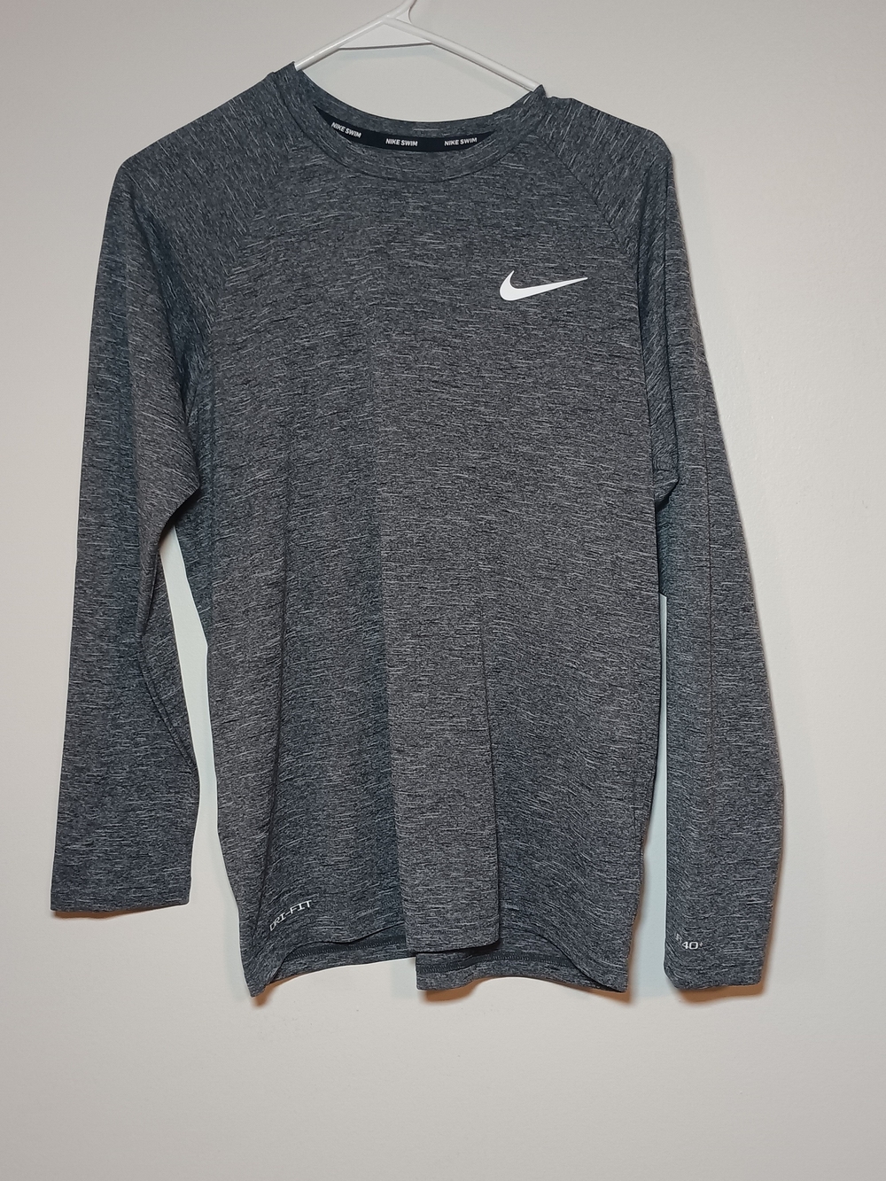 Nike Men’s Long Sleeve Heathered Charcoal Performance Tee